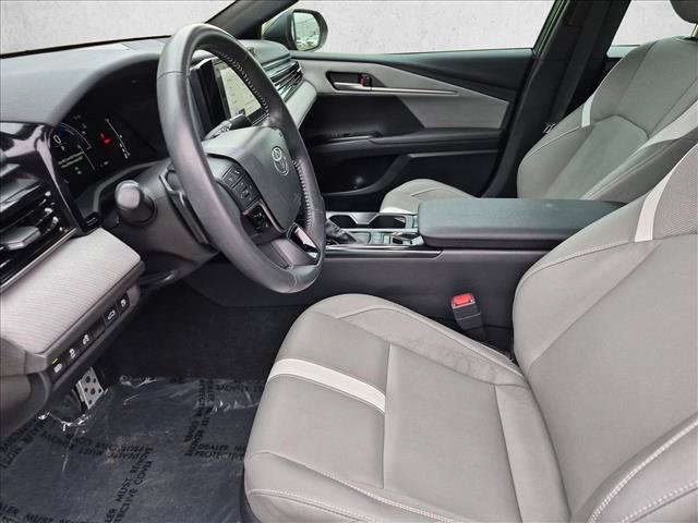 Used 2025 Toyota Camry SE FWD image 18