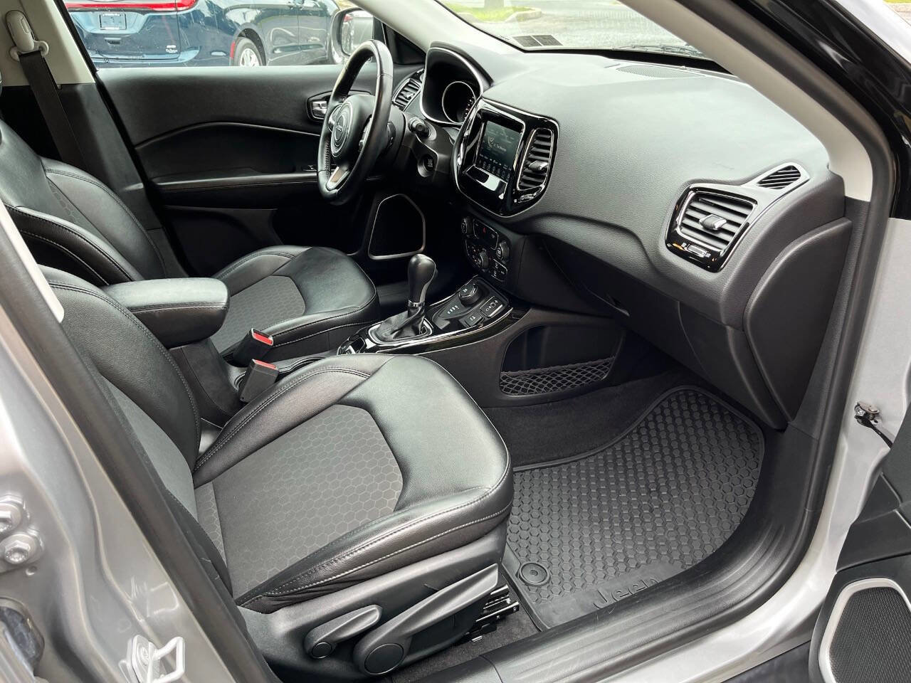 Used 2019 Jeep Compass Latitude image 8