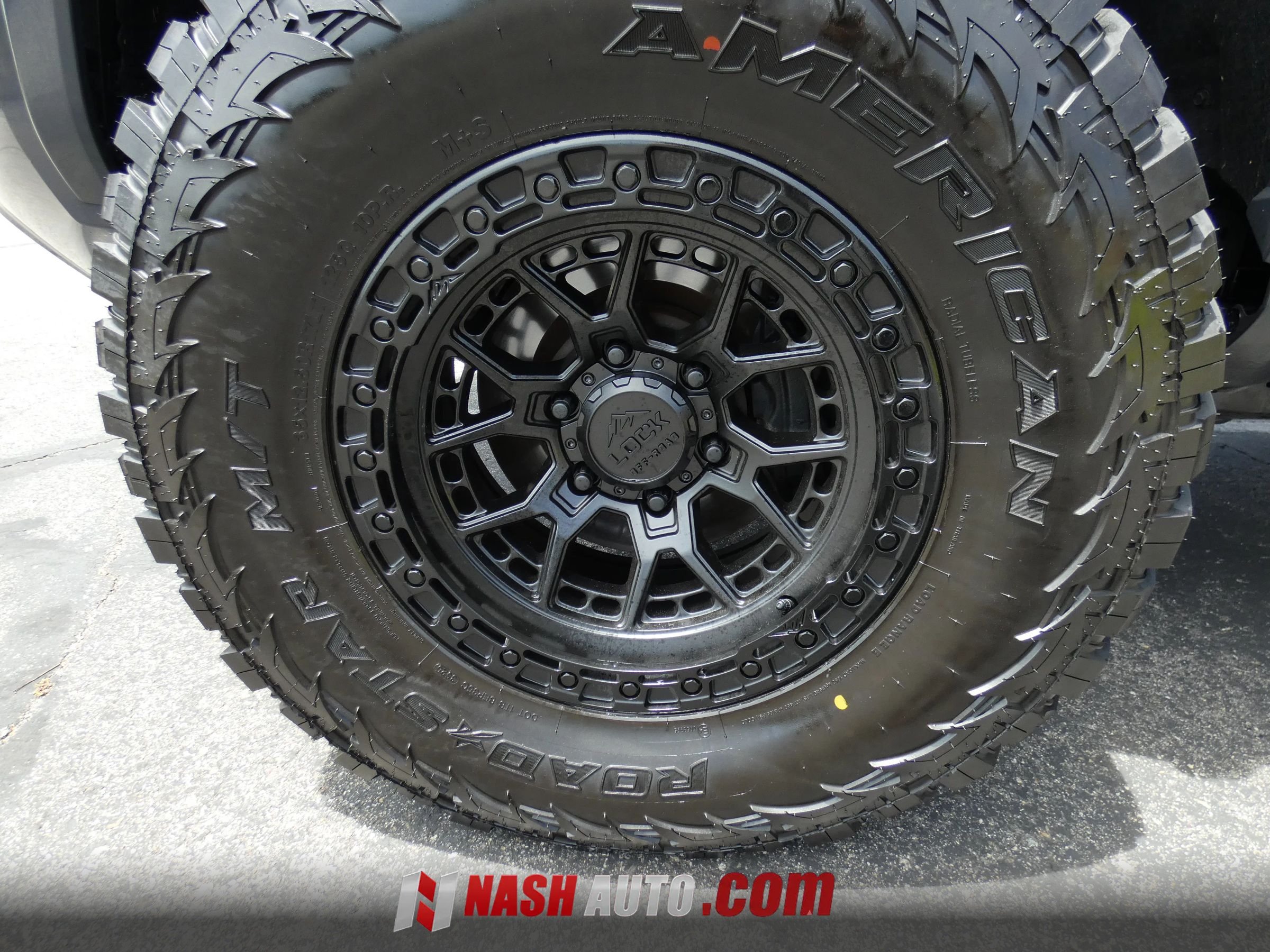 Used 2025 Toyota Tacoma TRD Sport AWD/4WD image 24