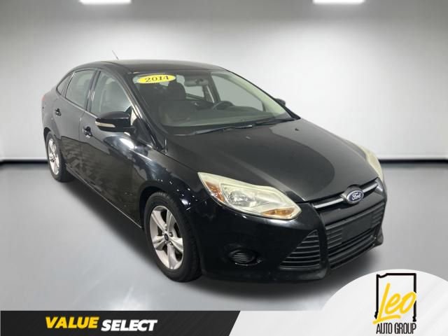 Used 2014 Ford Focus SE w/ SE Winter Package FWD image 8