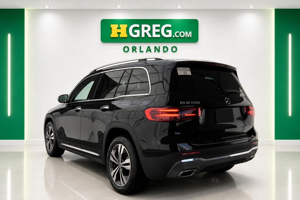Used 2024 Mercedes-Benz GLB 250 image 2