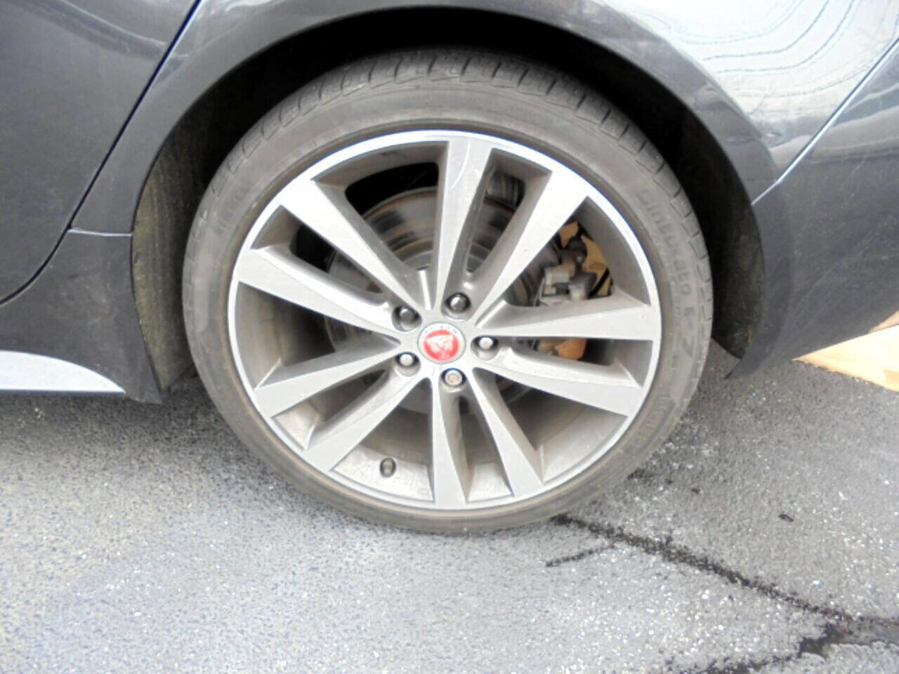 Used 2018 Jaguar XE R-Sport image 29