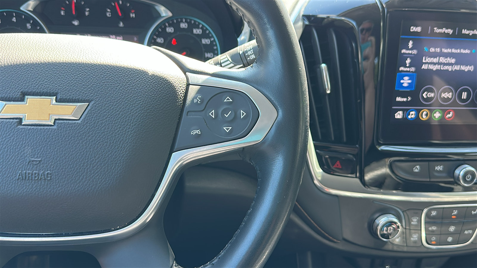 Used 2021 Chevrolet Traverse LT AWD/4WD image 16