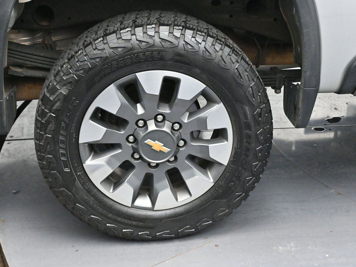 Used 2022 Chevrolet Silverado 2500 Custom w/ Custom Value Package image 32