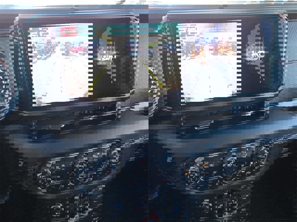 New 2025 Jeep Gladiator Rubicon image 18