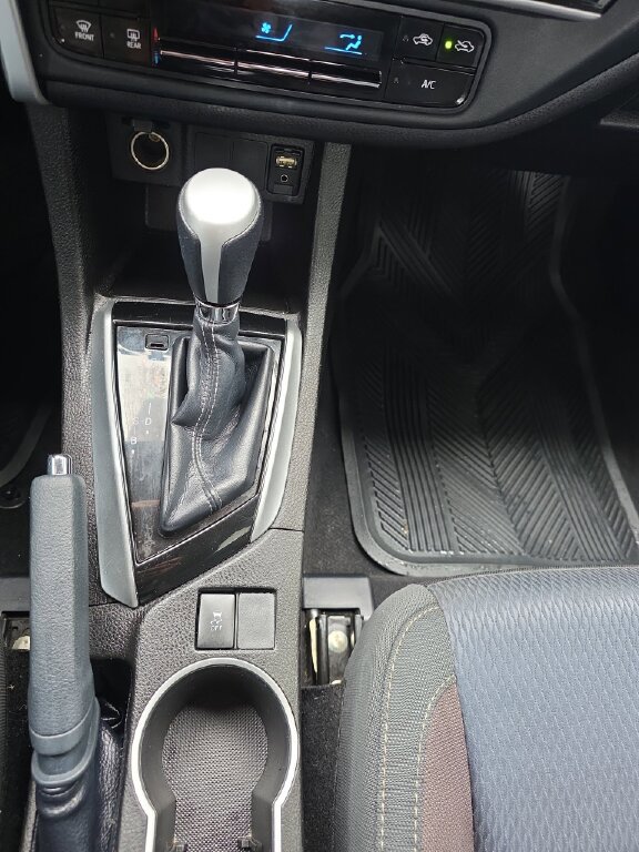 Used 2017 Toyota Corolla LE image 13