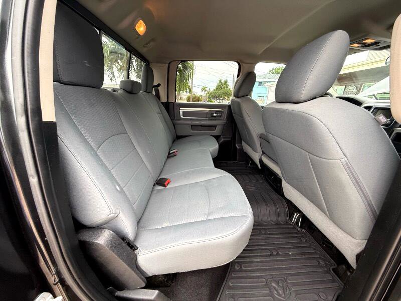 Used 2018 RAM 1500 Classic SLT image 30