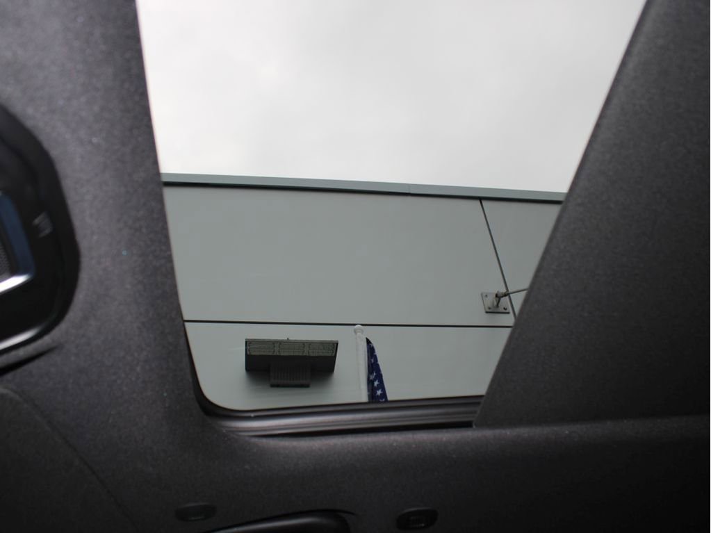 New 2025 Jeep Grand Cherokee Limited w/ Luxury Tech Group II image 22