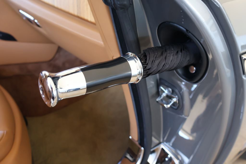 Used 2016 Rolls-Royce Wraith RWD image 23