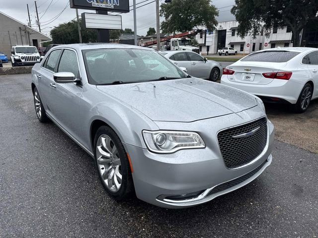 Used 2020 Chrysler 300 Limited RWD image 4