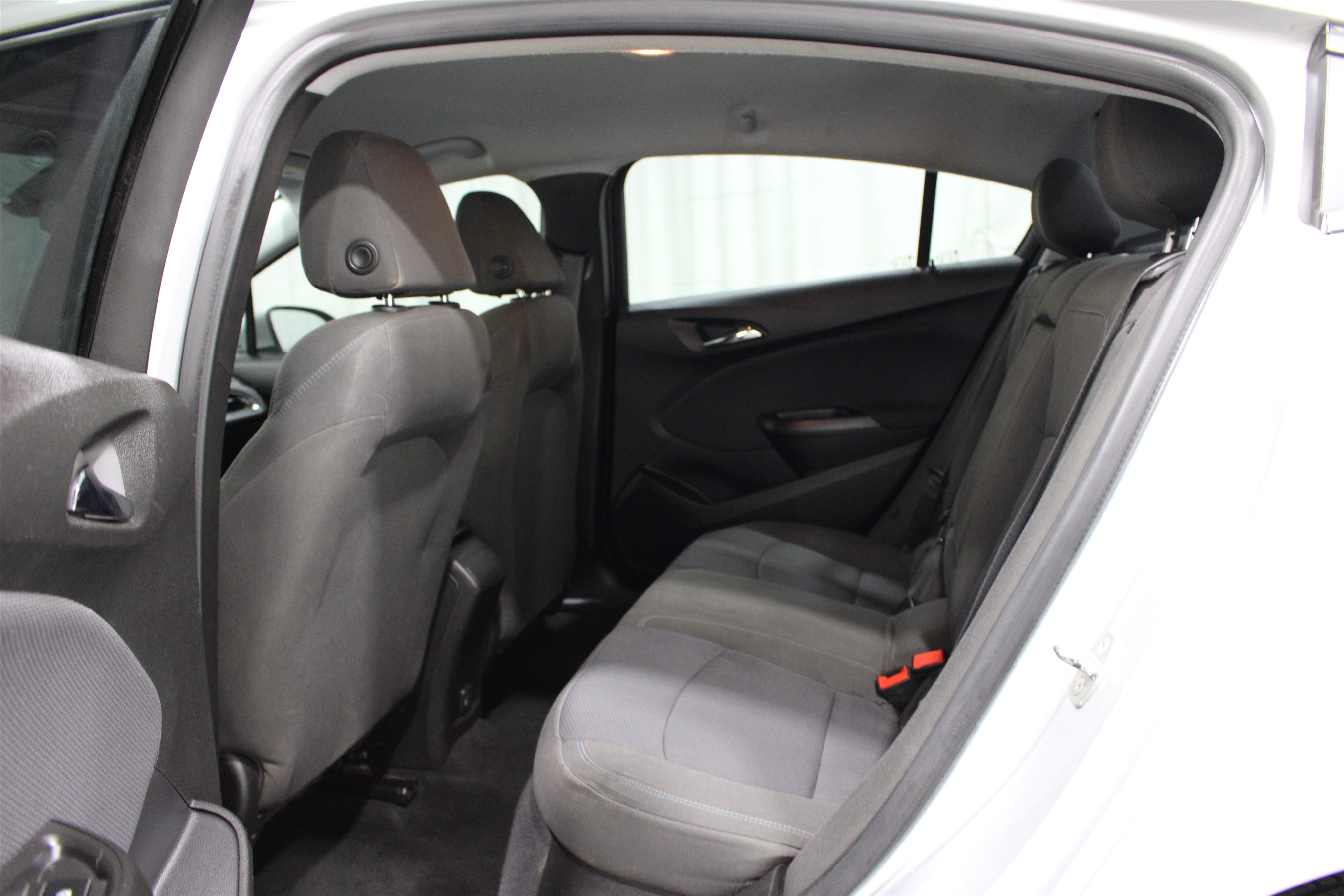 Used 2019 Chevrolet Cruze LT w/ Convenience Package FWD image 21