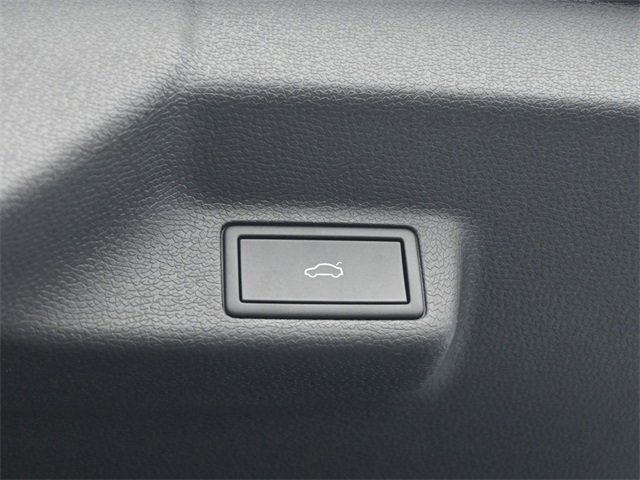 New 2025 Volkswagen ID. Buzz Pro S image 24