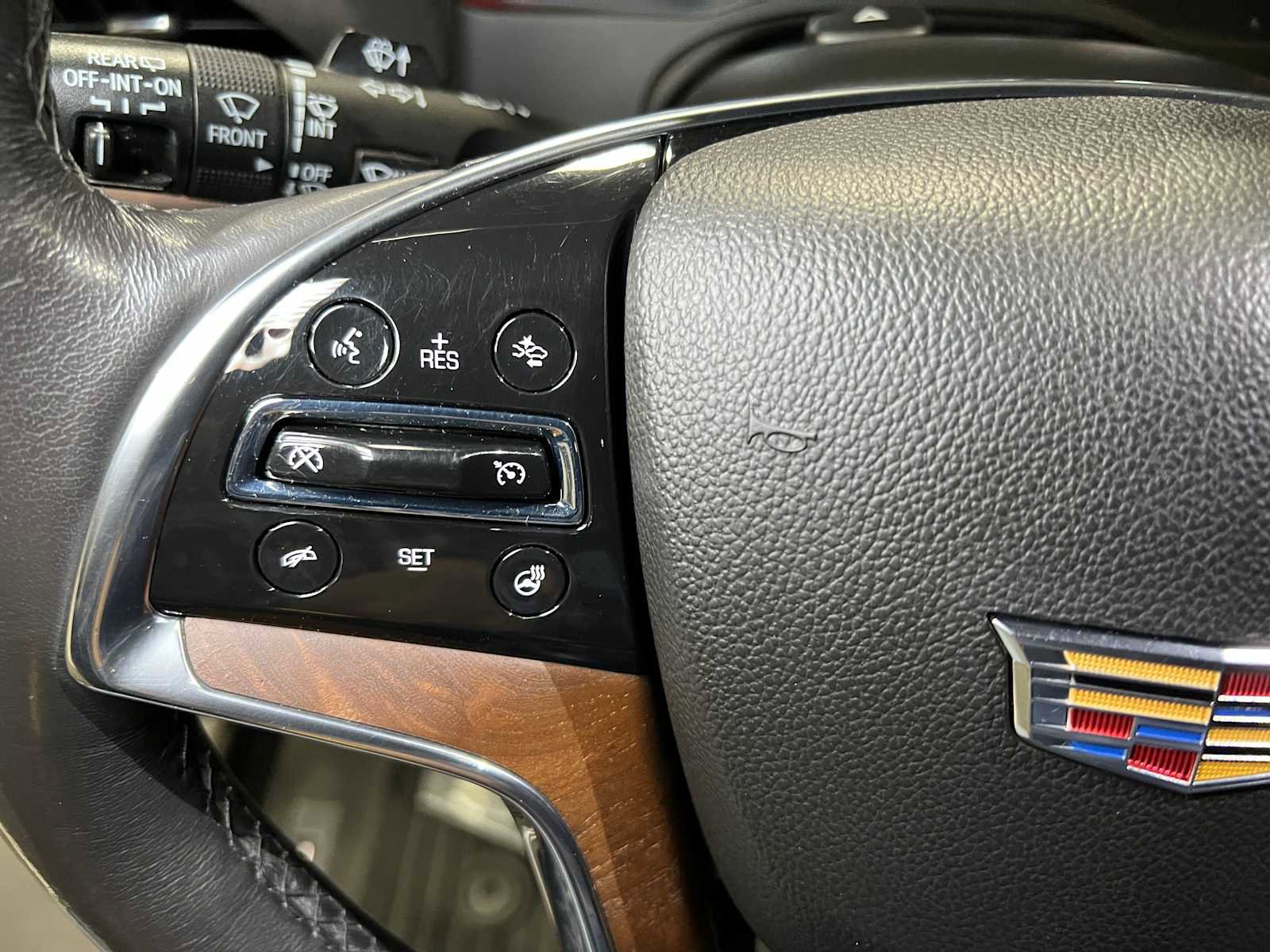 Used 2019 Cadillac Escalade Premium Luxury image 26