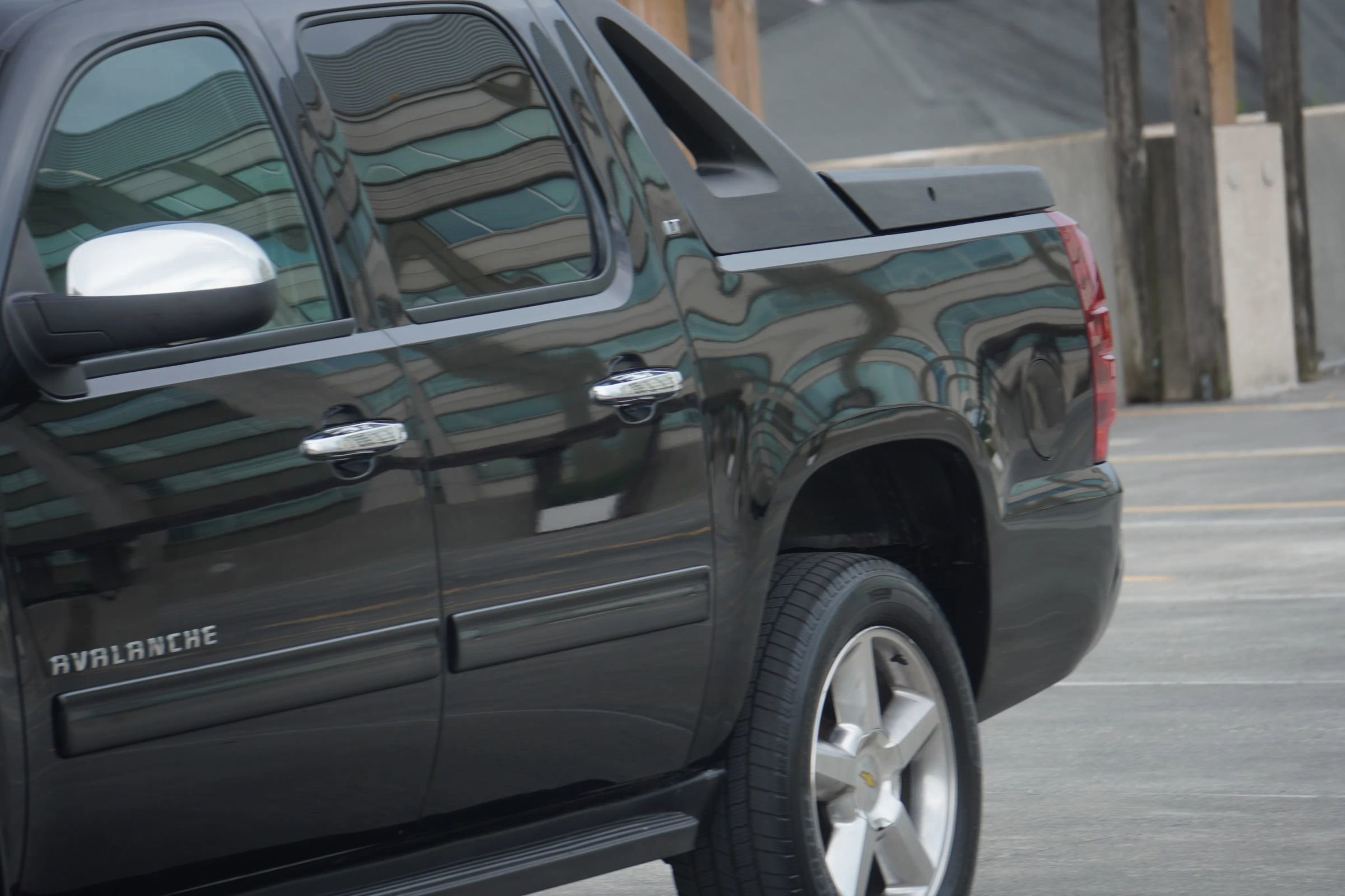 Used 2012 Chevrolet Avalanche LT w/ All-Star Edition image 18