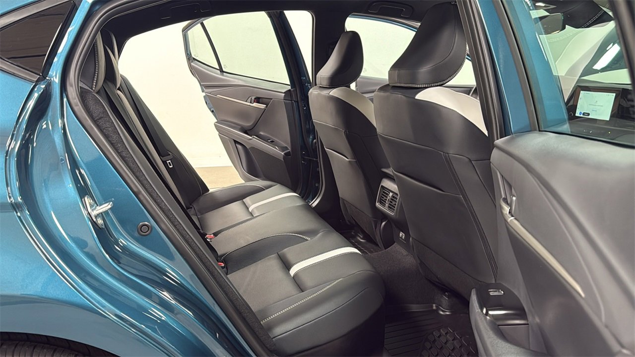 Certified 2025 Toyota Camry SE image 17
