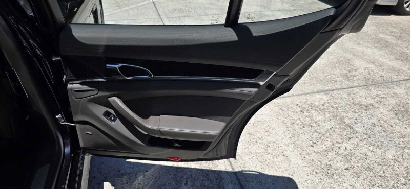 Used 2016 Porsche Panamera 4 AWD/4WD image 30
