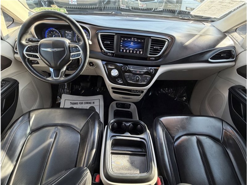 Used 2021 Chrysler Voyager Lxi image 28