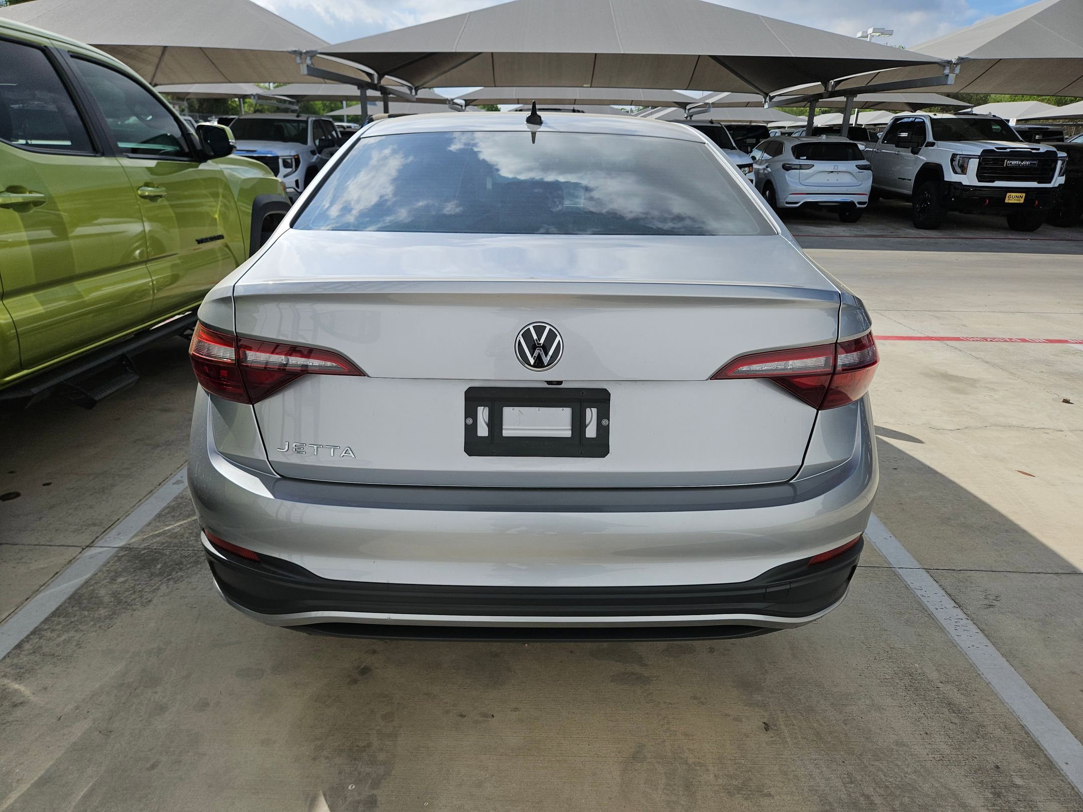 Used 2024 Volkswagen Jetta Sport image 4