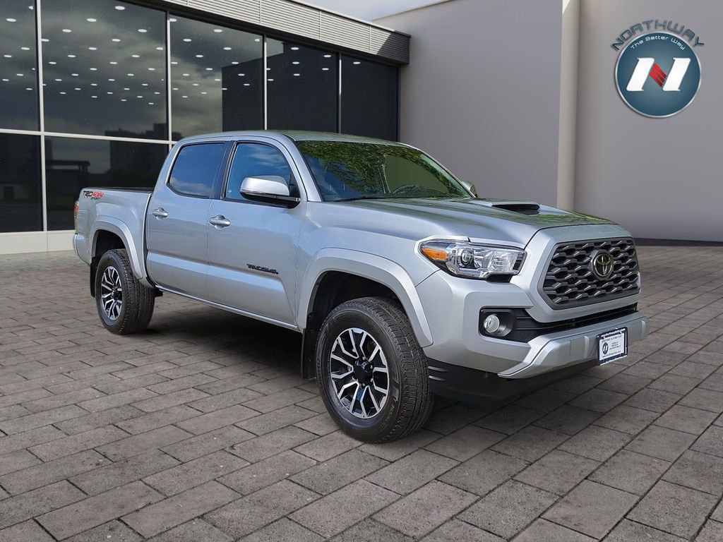 Used 2022 Toyota Tacoma TRD Sport AWD/4WD image 7