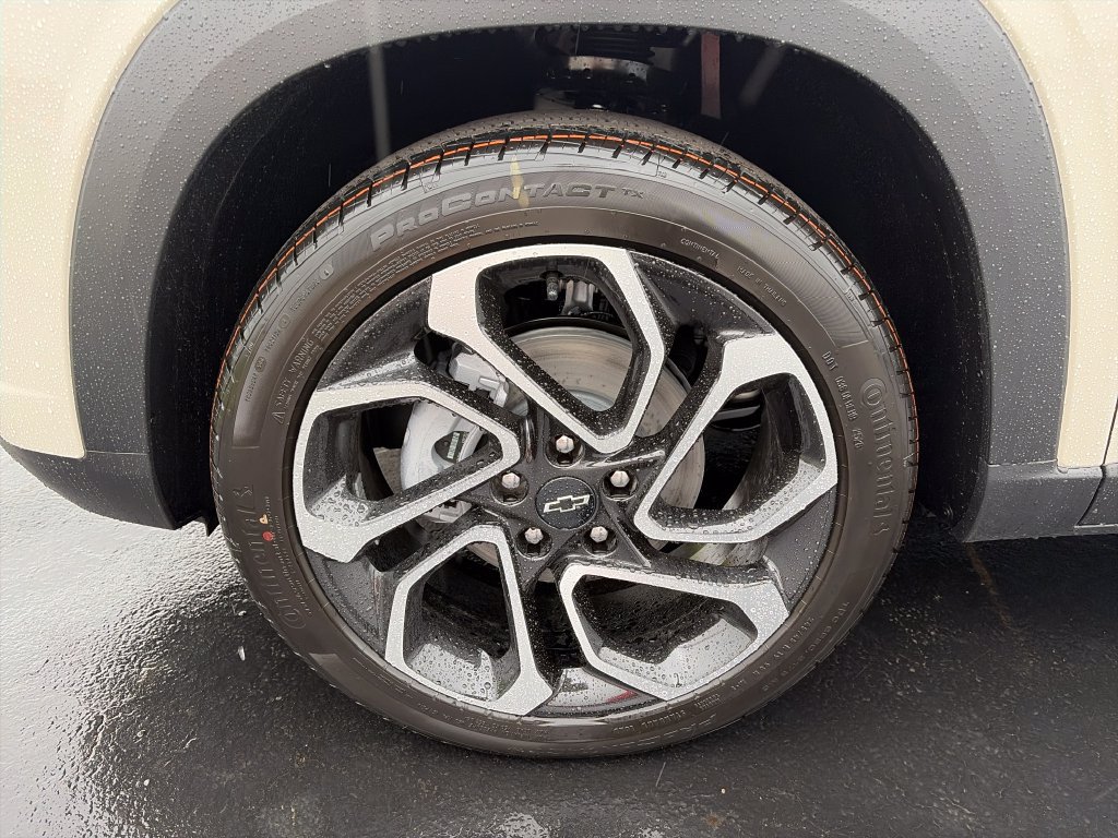 New 2026 Chevrolet Trax RS w/ Sunroof Package FWD image 24