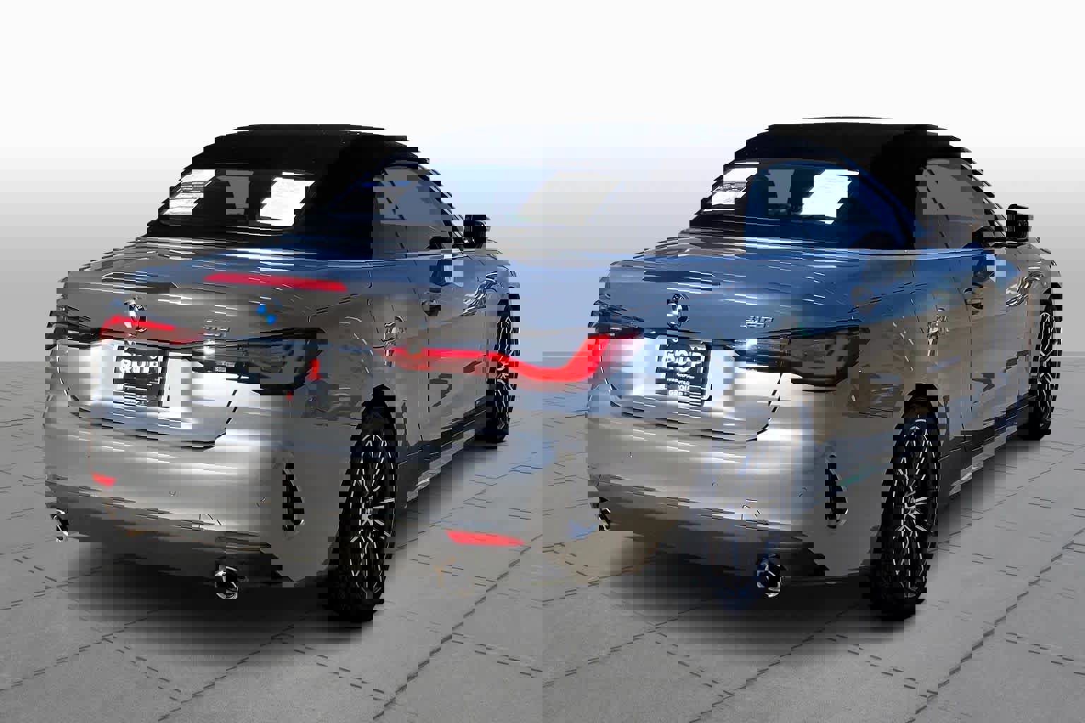 Used 2023 BMW 430i Convertible image 11