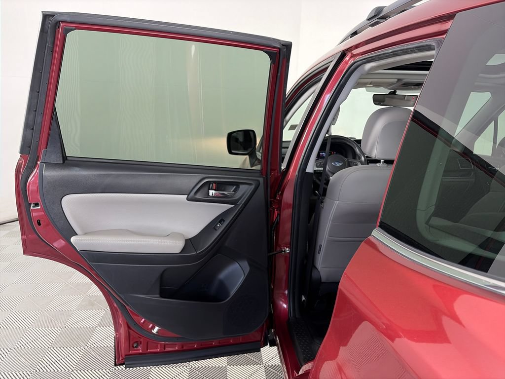 Used 2017 Subaru Forester 2.5i Limited AWD/4WD image 12