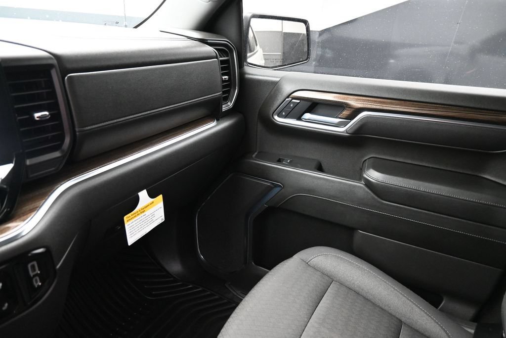 Used 2025 Chevrolet Silverado 1500 LT RWD image 12