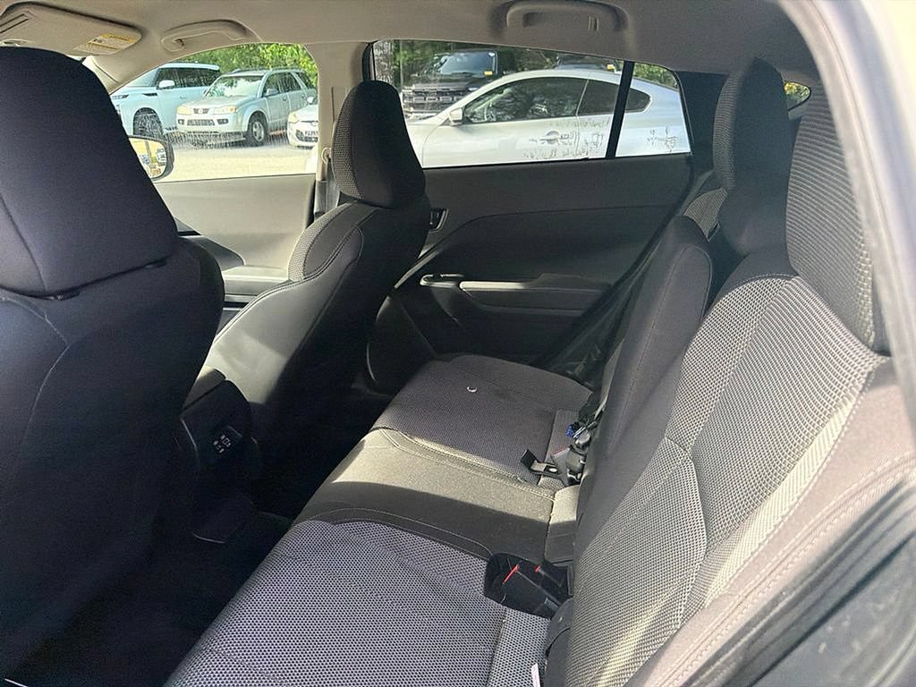 Used 2024 Subaru Crosstrek 2.0i Premium AWD/4WD image 8