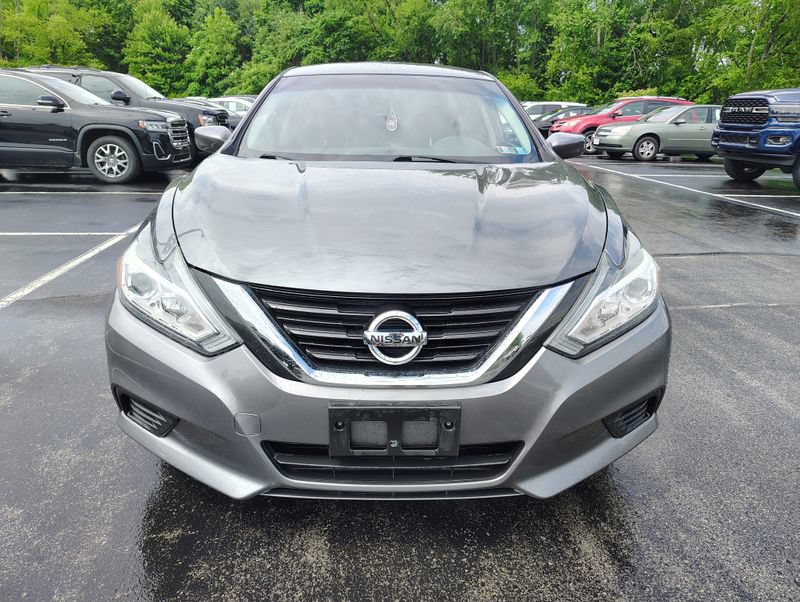 Used 2018 Nissan Altima 2.5 S w/ S Convenience Package FWD image 2