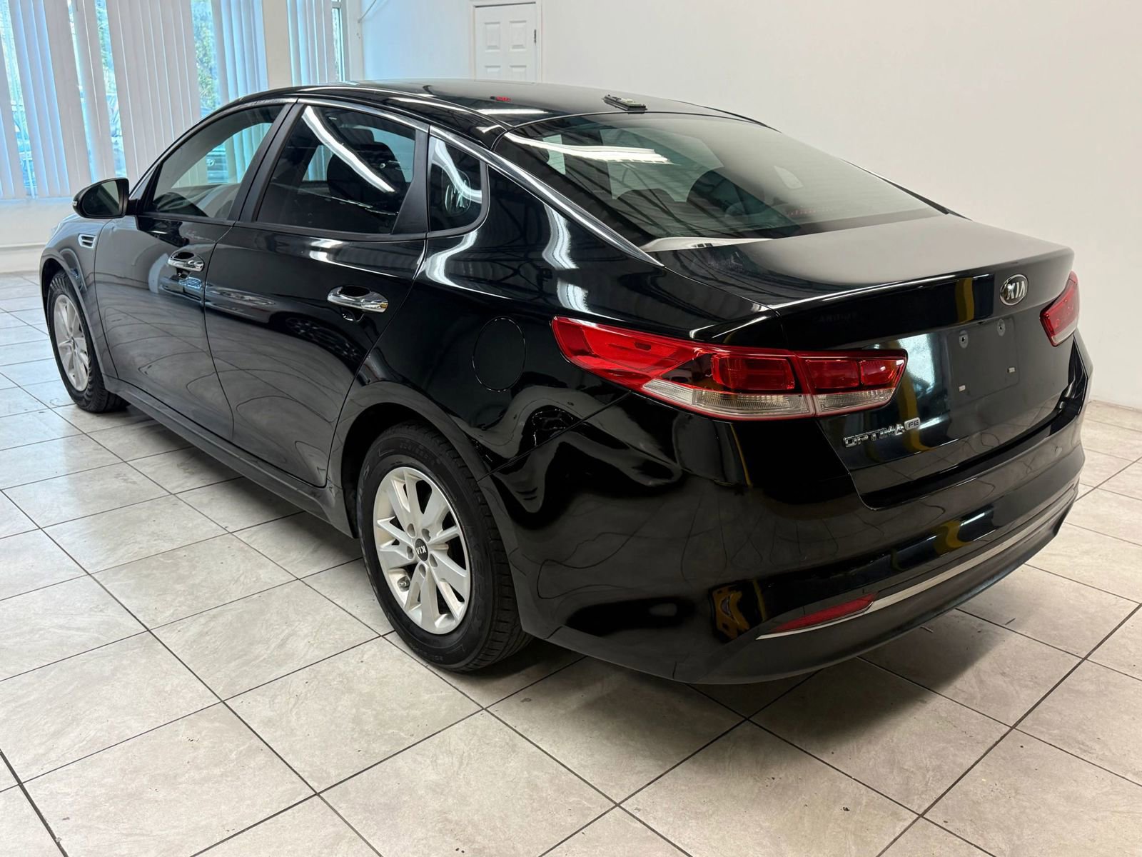 Used 2016 Kia Optima LX w/ LX Convenience Package FWD image 7