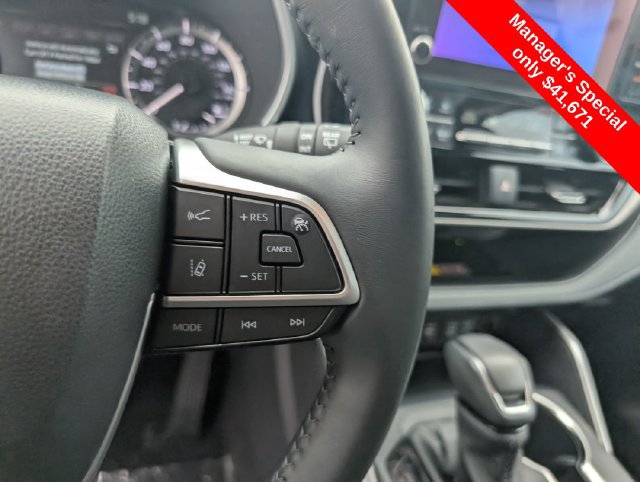 Used 2025 Toyota Highlander XLE AWD/4WD image 23