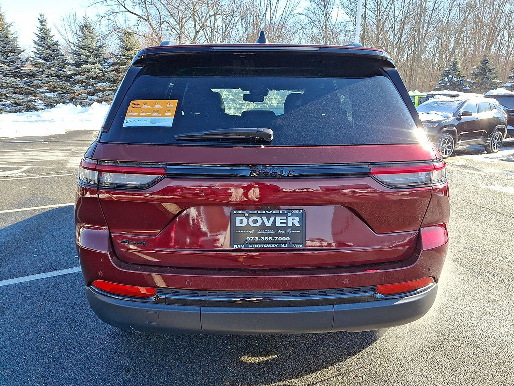 Certified 2024 Jeep Grand Cherokee Altitude image 23