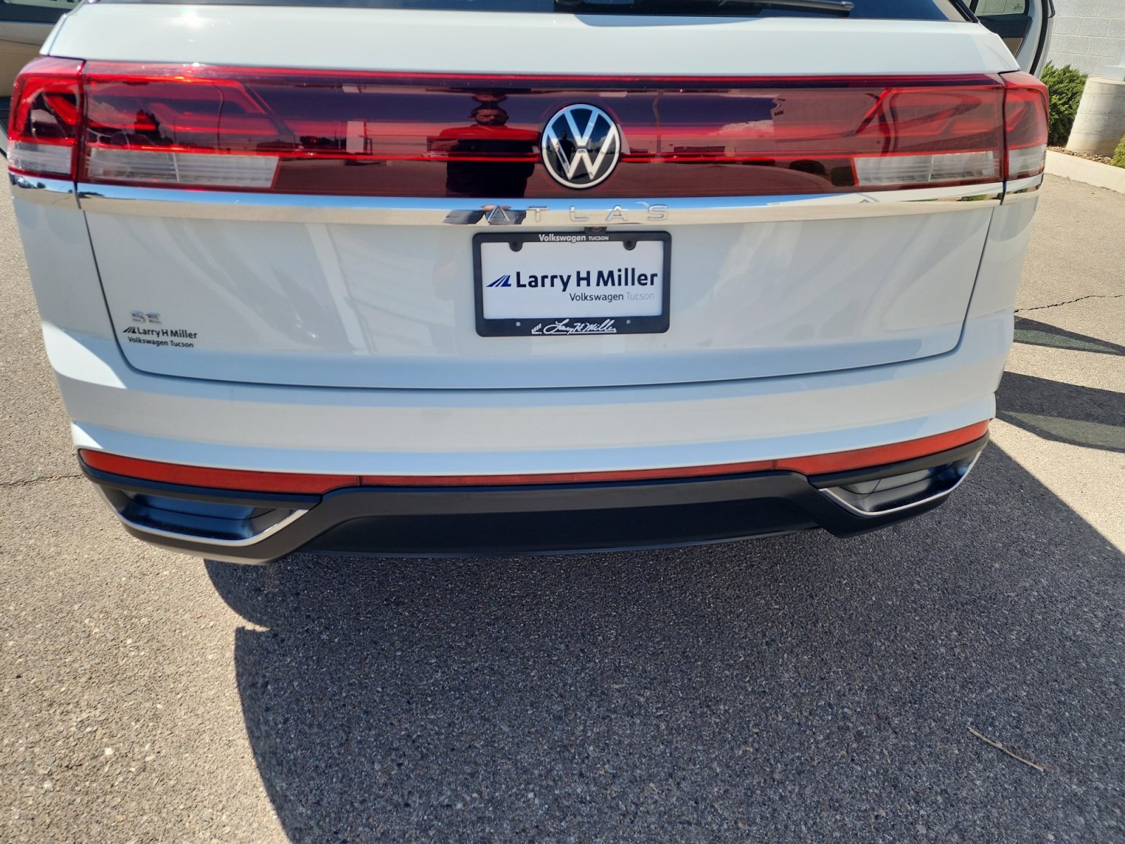 Certified 2024 Volkswagen Atlas Cross Sport SE image 24