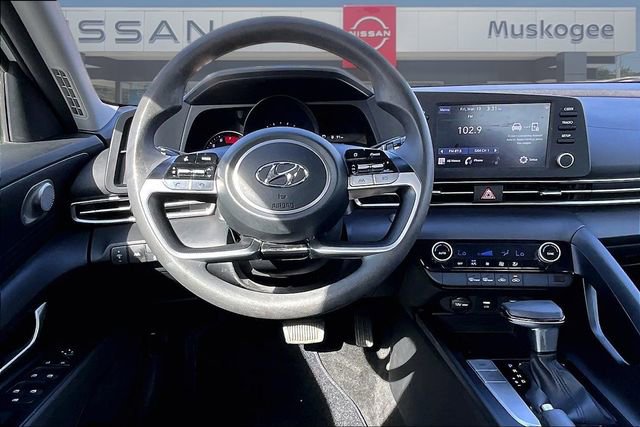 Used 2023 Hyundai Elantra SEL image 8