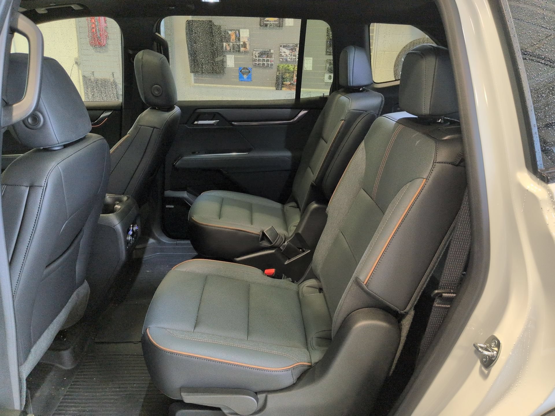 Certified 2025 GMC Acadia AT4 w/ Luxury Package AWD/4WD image 26