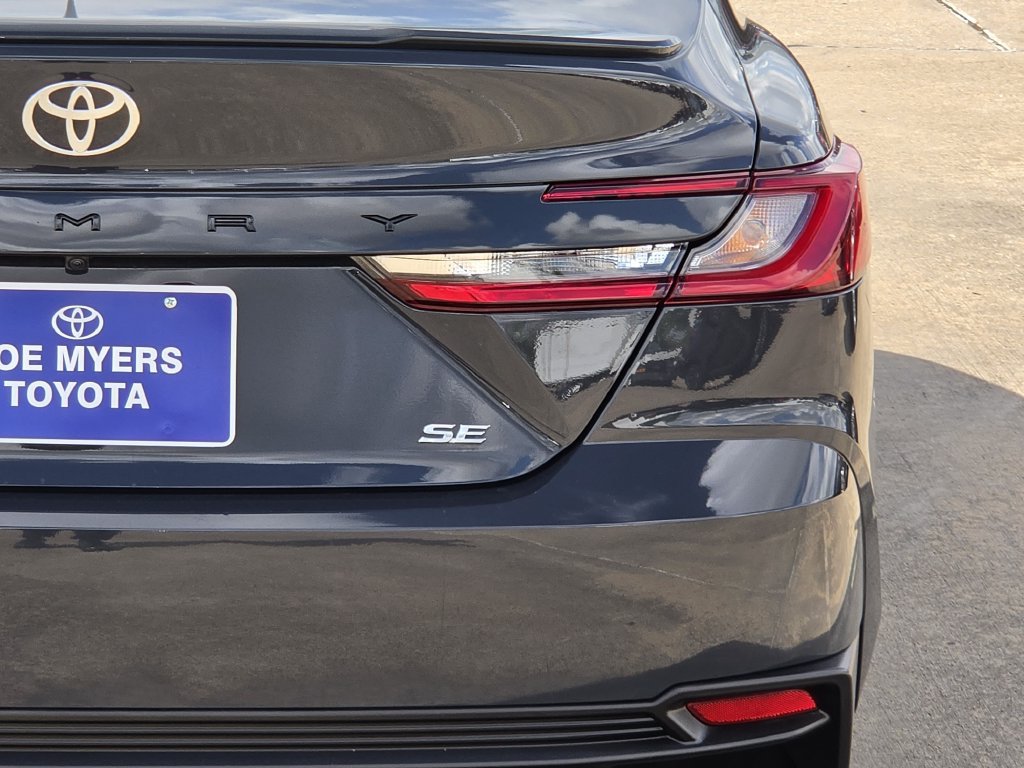 Used 2026 Toyota Camry SE FWD image 9