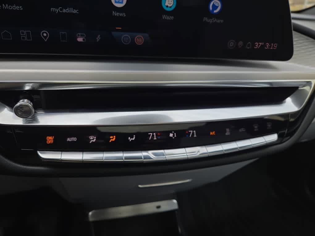 Used 2024 Cadillac Lyriq Luxury w/ LPO, Floor Liner Package image 26