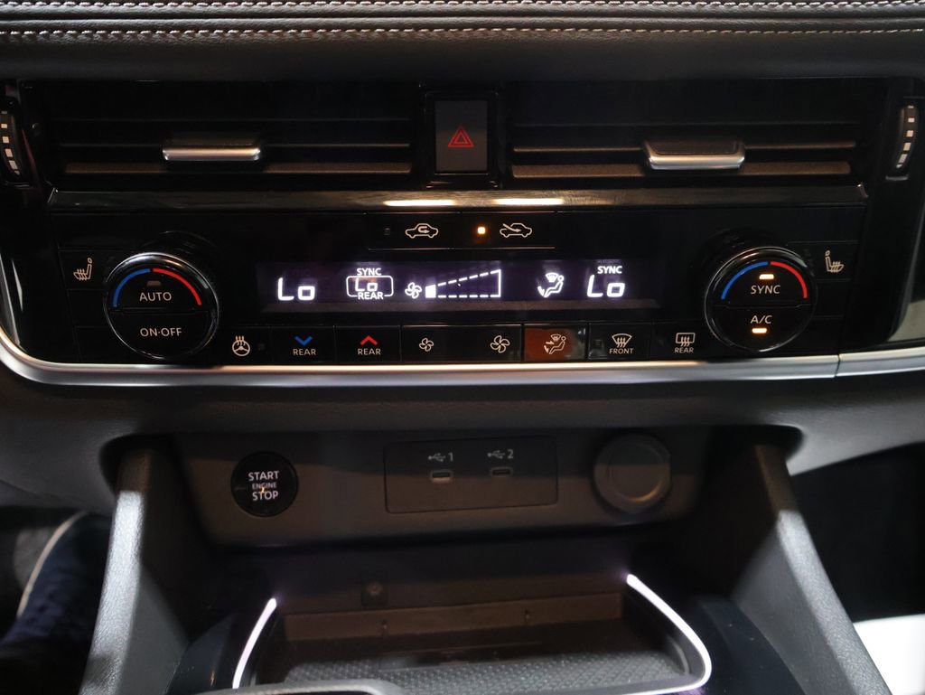 Used 2025 Nissan Rogue SL w/ SL Premium Package image 35