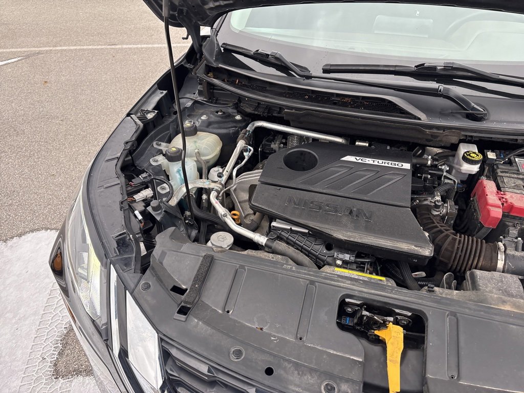 Used 2023 Nissan Rogue S image 16