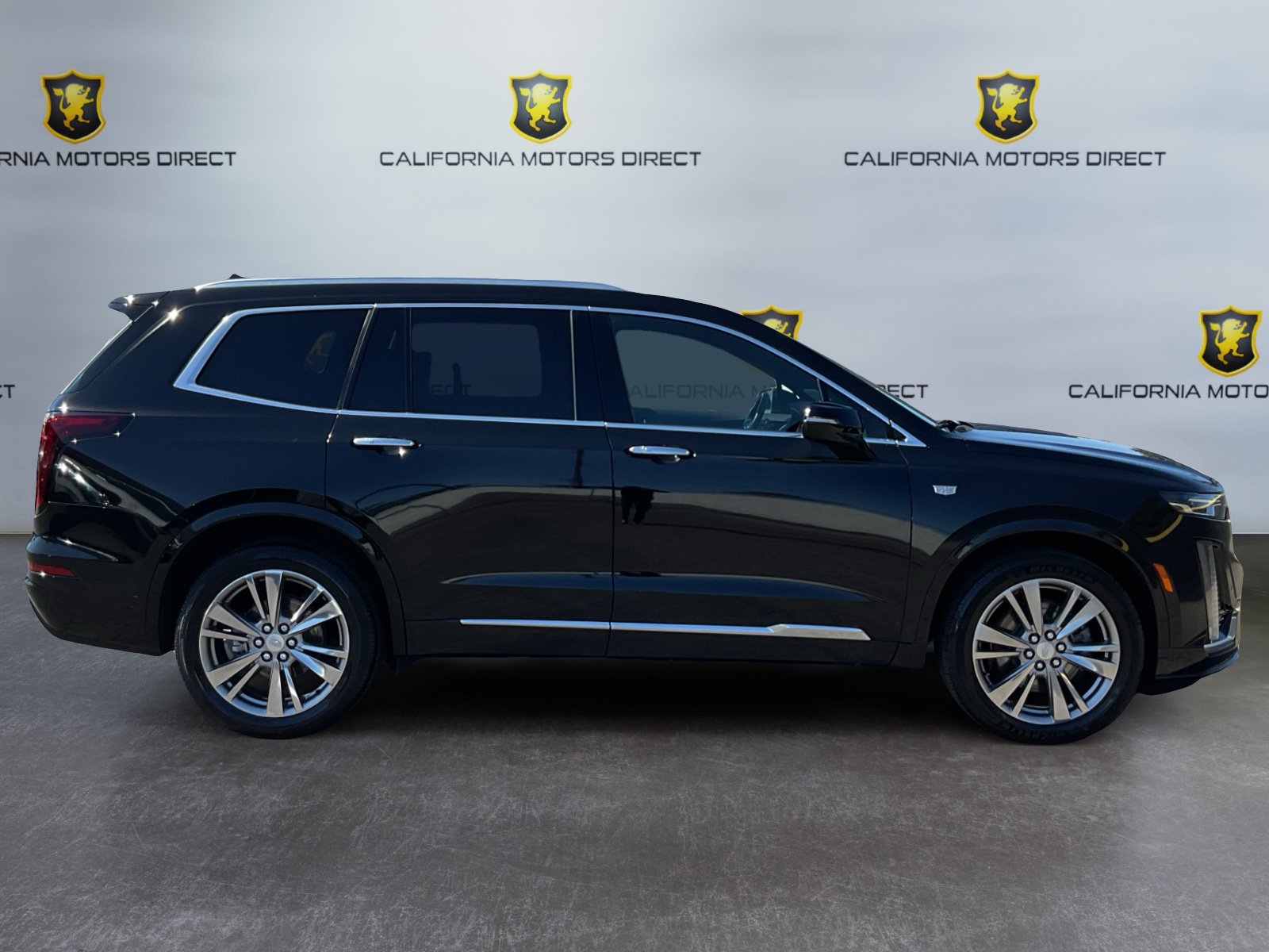 Used 2023 Cadillac XT6 Premium Luxury FWD image 4