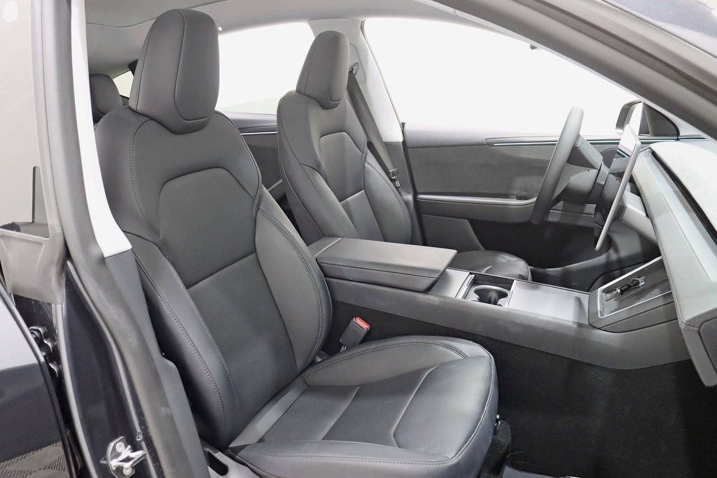 Used 2026 Tesla Model Y Long Range image 29