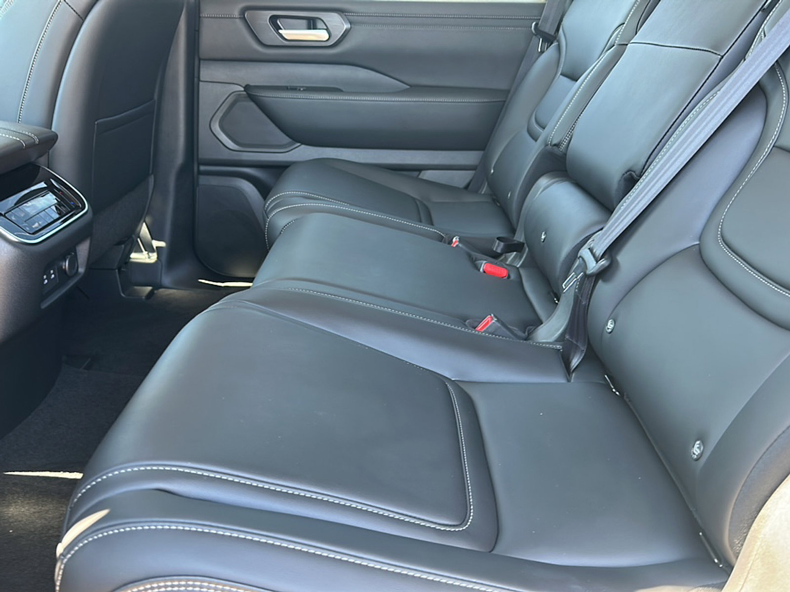 New 2026 Nissan Armada SV image 15