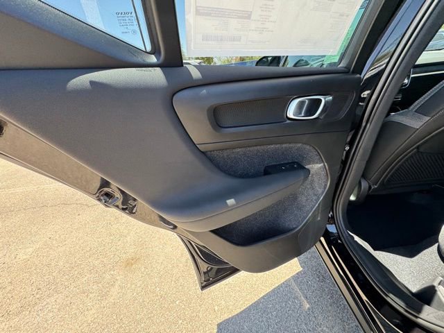 New 2025 Volvo EX40 Core w/ Climate Package AWD/4WD image 22