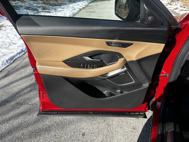 Used 2022 Jaguar E-PACE SE image 10