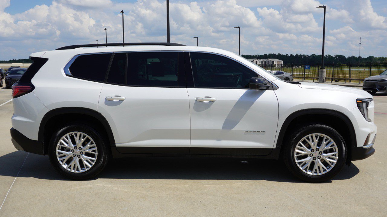 Used 2025 GMC Acadia Elevation w/ Elevation Premium Package FWD image 4