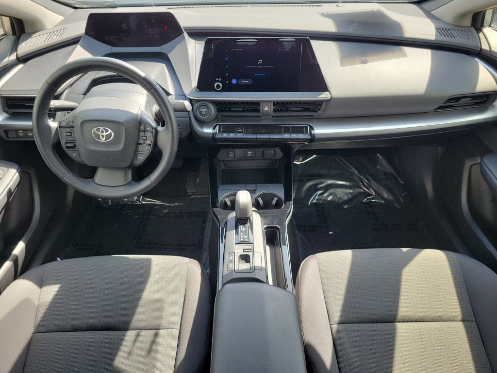 Used 2025 Toyota Prius LE FWD image 13
