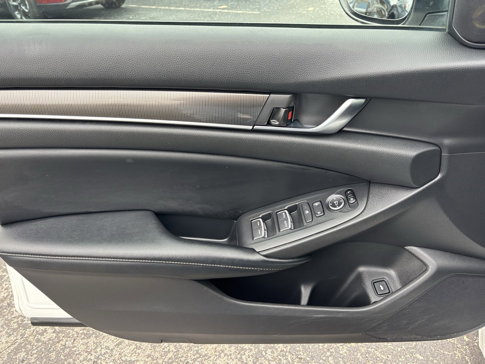 Used 2018 Honda Accord Sport image 16