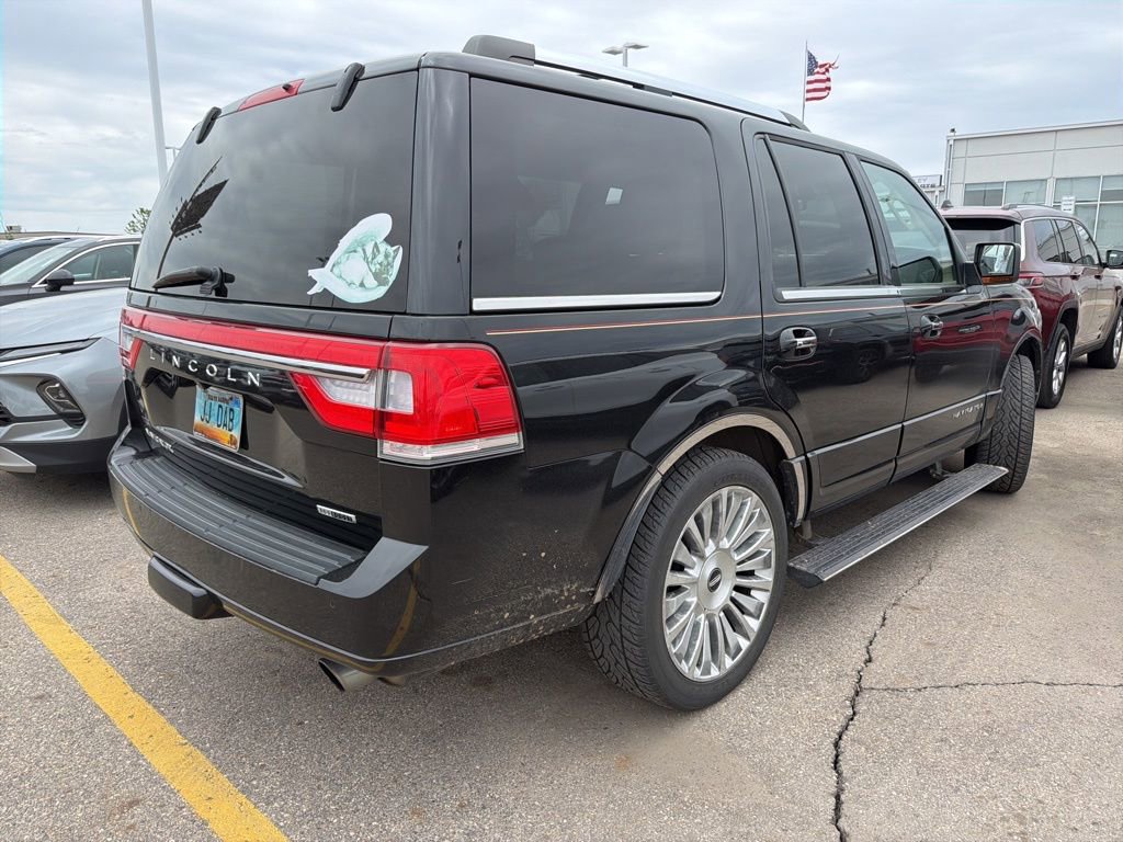 Used 2015 Lincoln Navigator 4WD w/ Equipment Group 101A Reserve image 5