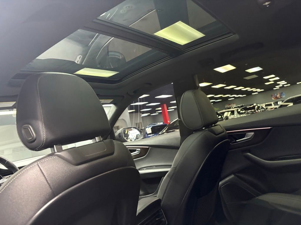 Used 2020 Audi Q8 Premium Plus AWD/4WD image 31