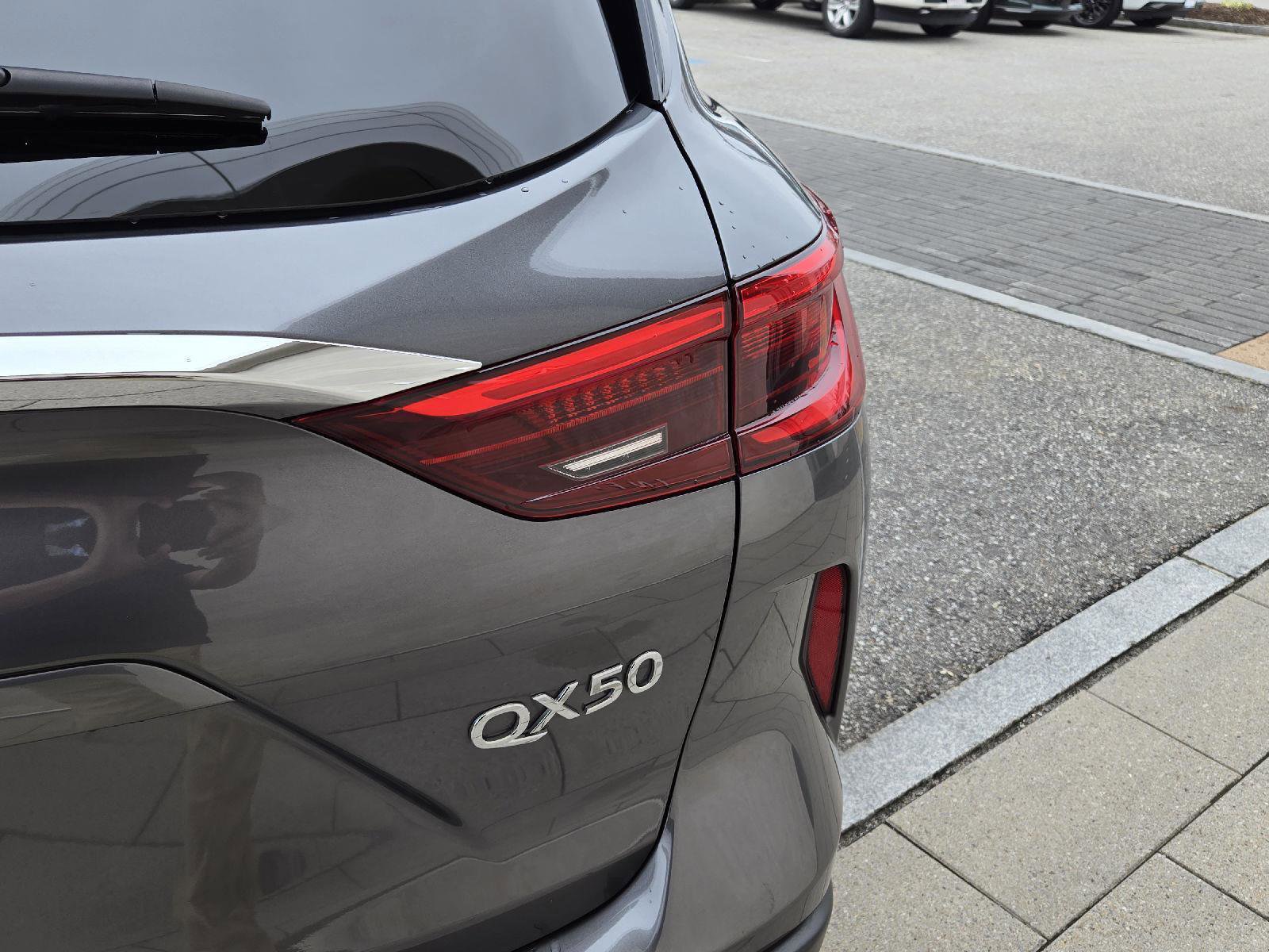 Used 2022 INFINITI QX50 Sensory image 13